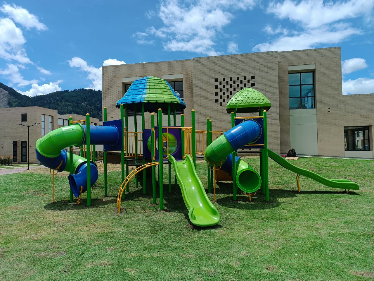 parques_infantiles_multiparques